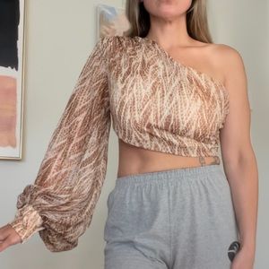 One shoulder crop top